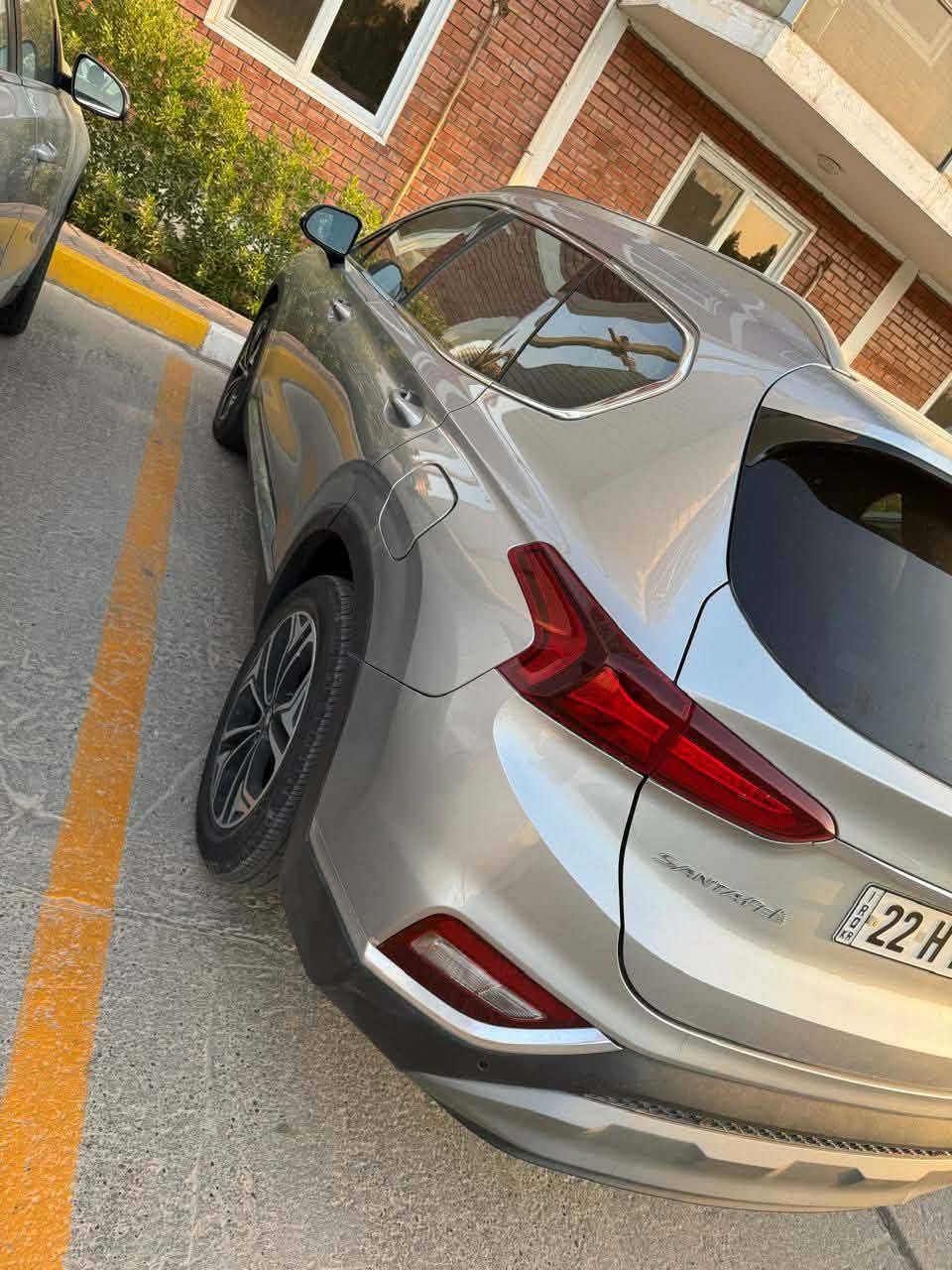 سعرها مناسب ان شاءالله سنتافي موديل 2020 فول الفول بنوراما وباقي المواصفات وطختها بسيطة والسونار مرفق وموضح كلشي بي ماشية ١٠٦ رقم شمالي تحويل ثاني يوم سيارة جاهزة وماناقصها شي صدر تخم تاير كلة جديد سيارة مال بيت وجناية مكاني بغداد حي العدل *********** واتساب متواجد
