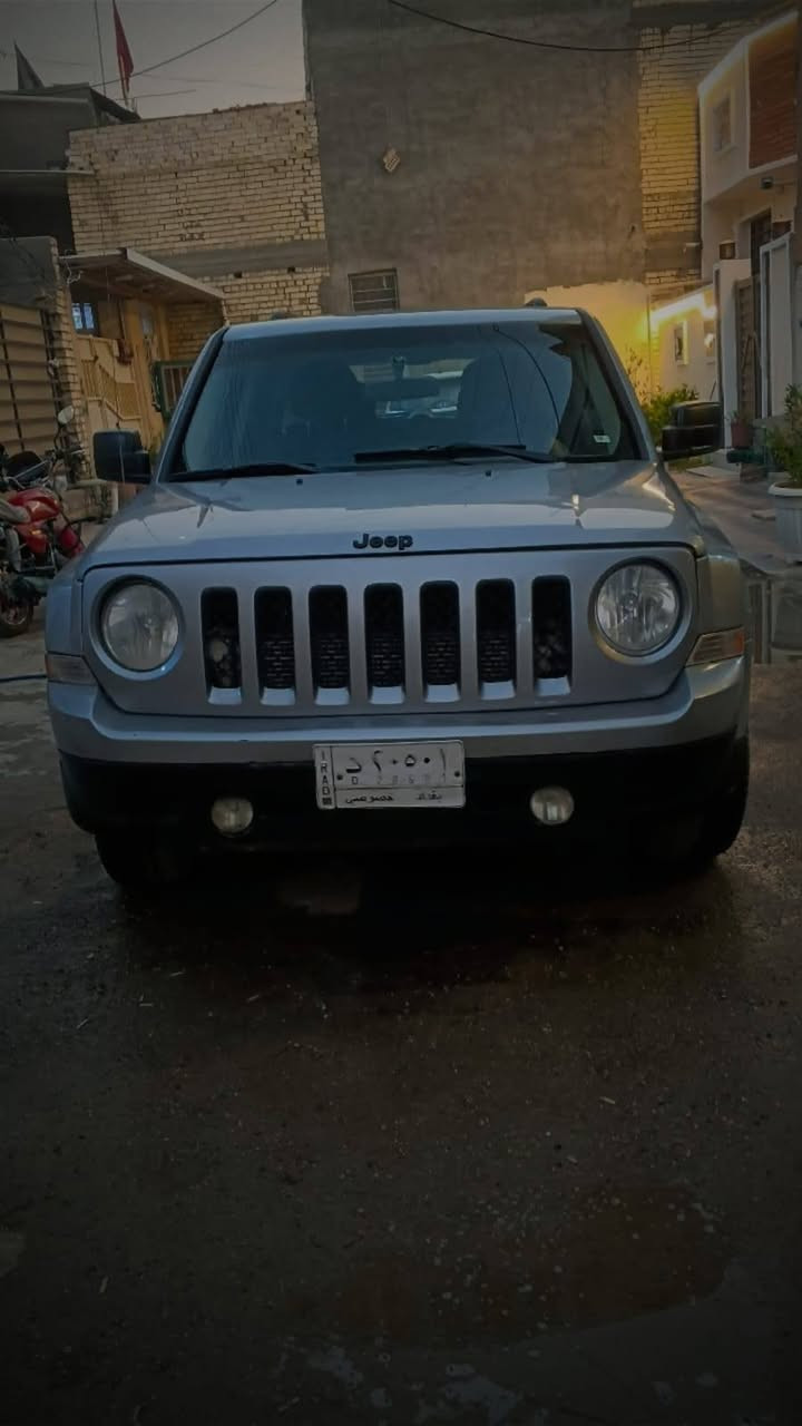 جيب باتريوت موديل ٢٠١٥ بغداد 
سياره نظيفه 
محرك ٢٠٠٠
تبريد صدر كير محرك مظمون
حادثهه دعاميه فقط  بيهه طخه خفيفه فوك الرقم الخلفي
مكاني بغداد الكاظميه
***********
عارظهه ١٠٠٠٠s وبيهه مجال
