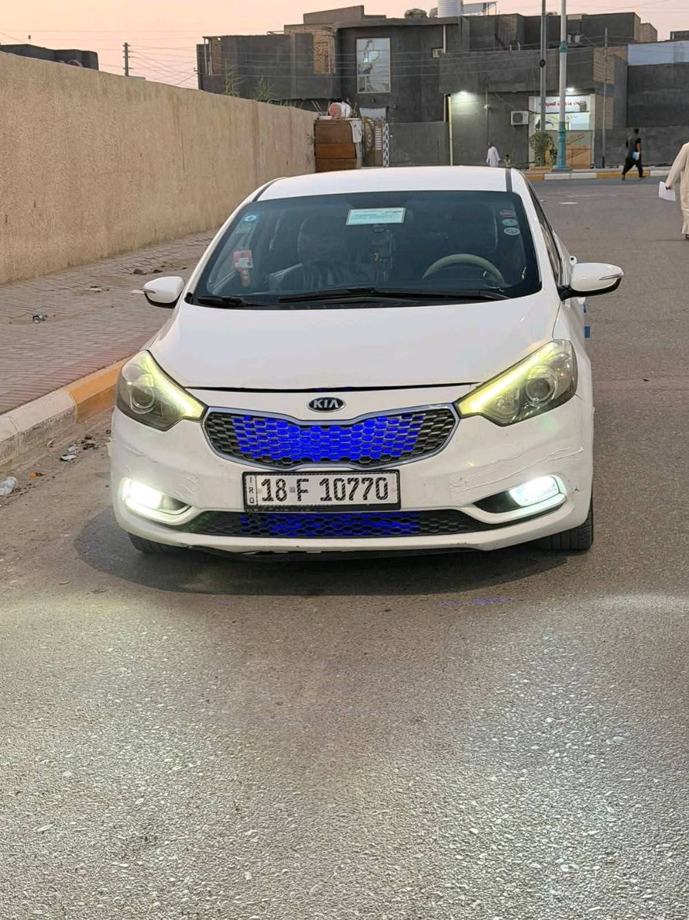 نزار عاجل