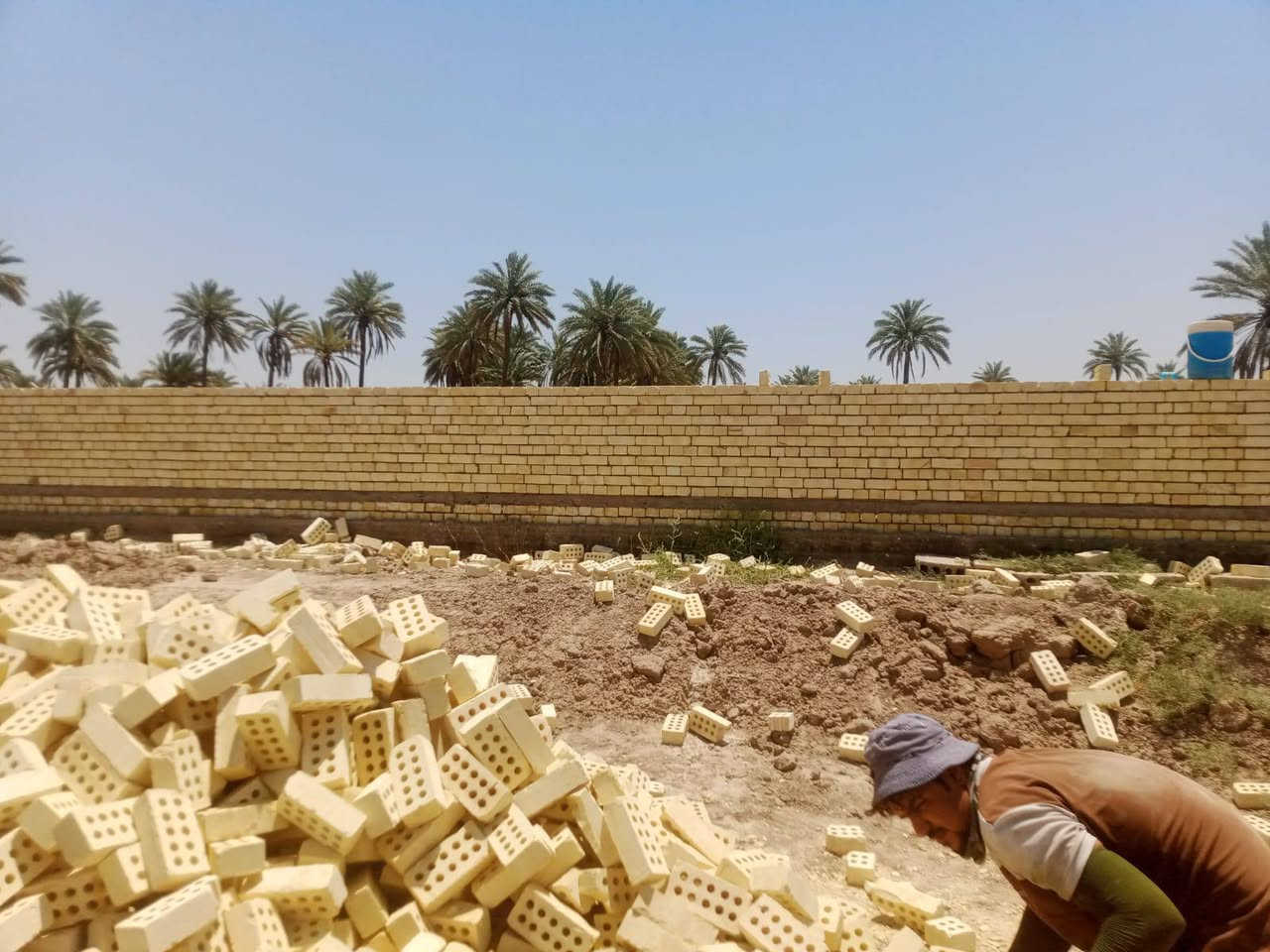 السلام عليكم خلفه بناء متفرغ شغل درجه اولى مكان كربلاء فقط ‏‪***********‬‏

