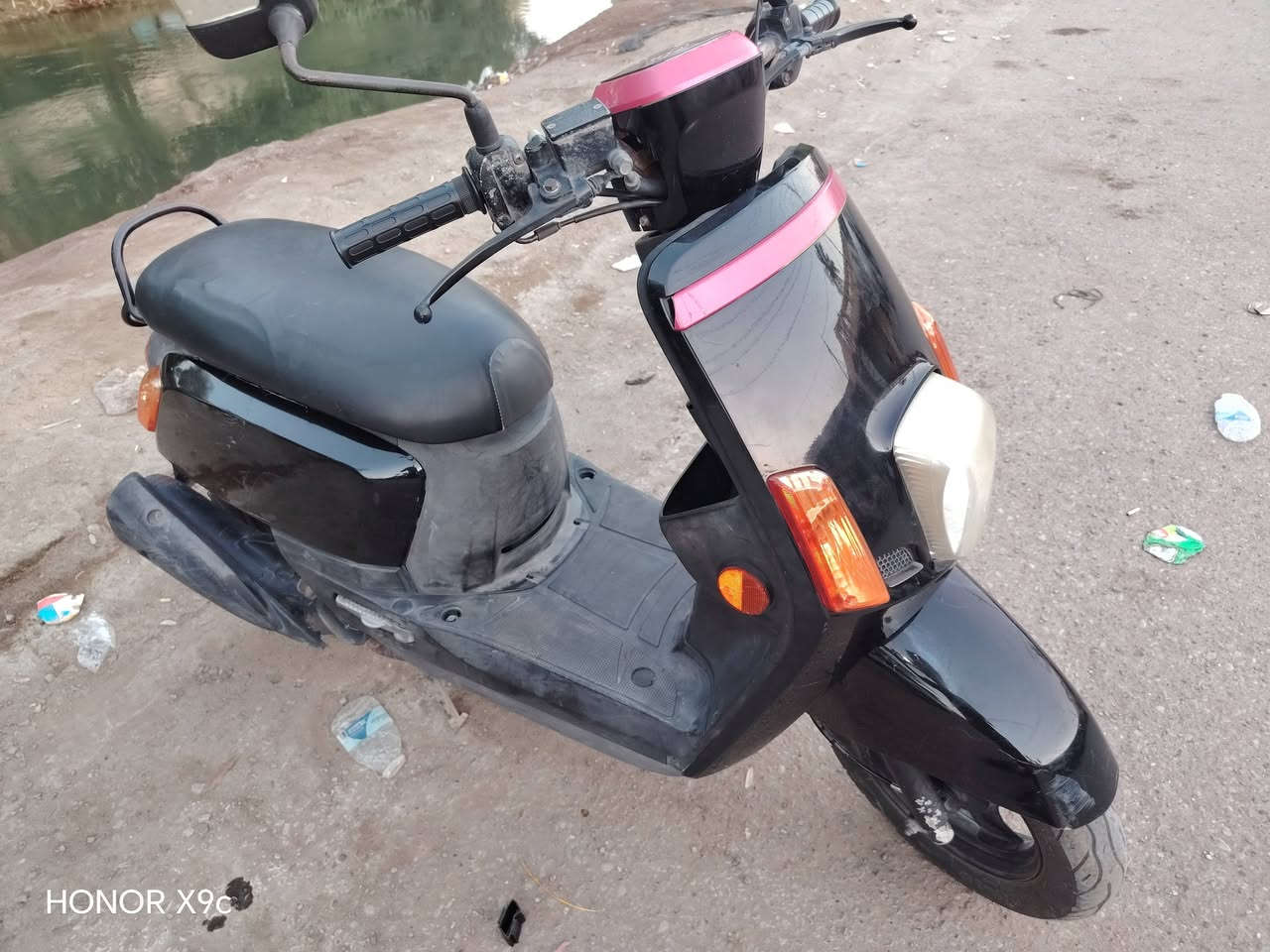 بوليسي نوزل رمبه مكفوله كفاله عامه مكينه كهربايات  كفرات بلادي سعر 850 بيه مجال
***********

نص مكتوب في الصور:
- HONOR X9c
