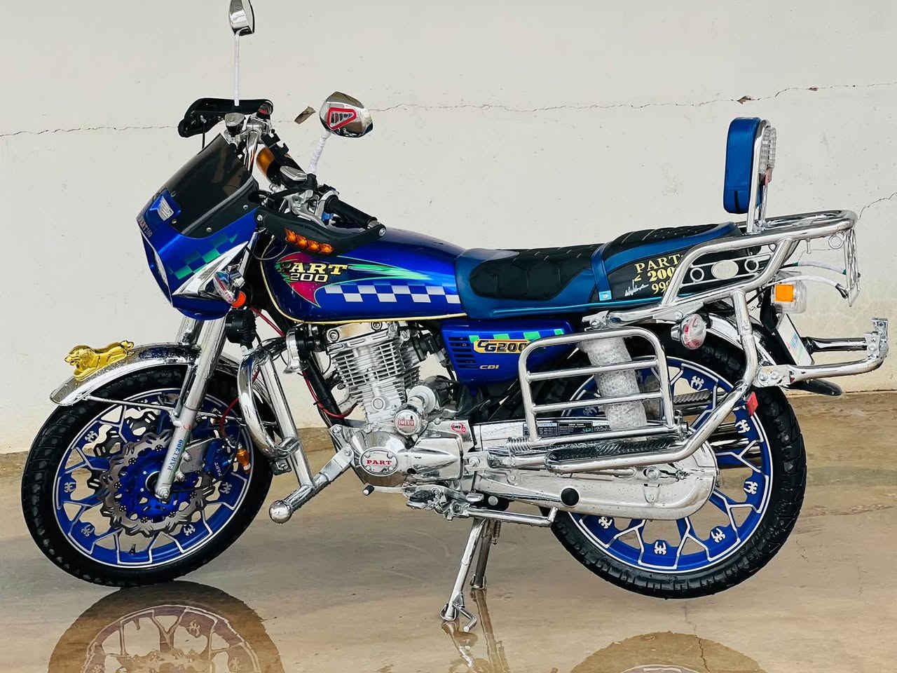️ ماتۆڕی PART بۆ فرۆشتن
🔹 قەبارە: 200 CC
🔹 مۆدێل: 2025
🔹 هەردوو تایەرەکە نوێن
🔹 تەنها 1000 KM ڕۆیشتووە
🔹 مەنەفێستی لەگەڵە
🔹 زۆر پاک و خاوێنە؛ لە وێنە و ڤیدیۆکاندا بە ڕوونی دەردەکەوێت
🔹 هەموو شتێکی سەر بە وەزعی شەریکەیە
🔹 دوو سویچی خۆی شەریکە لەگەڵە
🔹 کێر و مەکینە بە شەرت
🔹 ماتۆڕەکە بە تەواوی خاوێن و بە شێوەیەکی باش پارێزراوە

📍 شوێن: قەزار – بەردەڕەش
💰 نرخ: 975,000 دینار

📞 ژمارەی پەیوەندی***********

