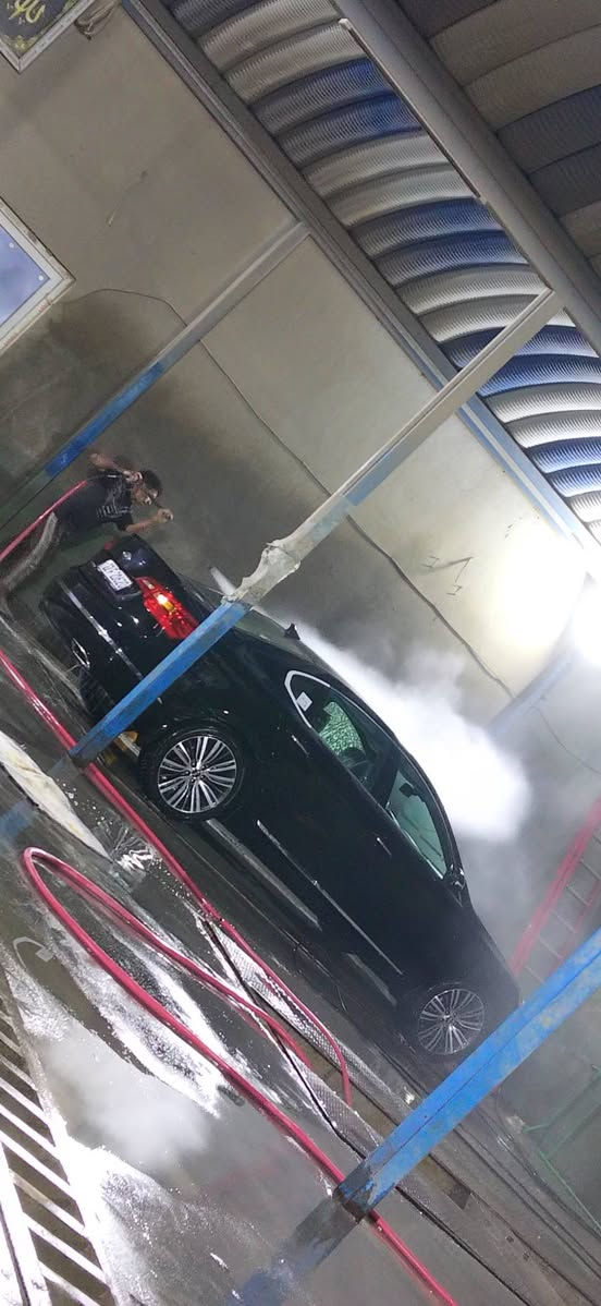 كيا كادينزا موديل 2012 لون اسود داخل ملكي أو vip بيها طخات بسيطة معدله بارد السعر 110 $ وبيها مجال 
ومراوس حسب القناعة 
*********** كربلاء, العراق
