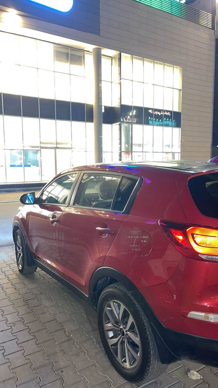 :للتواصل اتصل على (***********)

                          السعر1️⃣2️⃣0️⃣وبيه مجال 

* الشركة: Kia
* الموديل: Kia Sportage
* سنة الموديل: 2015
* الجيل: Sportage SL
* المحرك: 2.4 لتر، 4 سلندر، بنزين GDI
* القوة: حوالي 182 حصان
* القير: أوتوماتيك 6 سرعات
* الدفع: أمامي (FWD)
*سماعات عاليه جداً 
*ويل حجم 17 
*تايرات جديدة 
*شاش لمس بلادي
*ربط بلوتوث +اوكس
*تحكم في المري
*سياره ما ناقصها اي شي 
*وارد امريكي 
*اجزاء مطليه 3قطع
*رقم دولي جديد
*سياره مداور ثاني يوم
للتواصل اتصل على رقم(***********) Singapore

