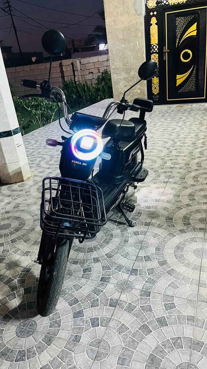 السلام عليكم  للبيع دراجه شحن كوري يمار حجم 20 

بطاريه 5 اصليه شرط عقل  اصلي جديد  شرط 60v 

شاحنه اصليه وياه ايضا 60v  دراجه حيل نضيفه 

سماعات شغاله 
بلوتوث شغال لد خلفي زنون امامي 
هورن شغال 

كله شرط ما نقصه شي  تشغل وتمشي 

#السعر 450 وبي مجال 

المكان تكريت البوعجيل 
للاتصال ***********
