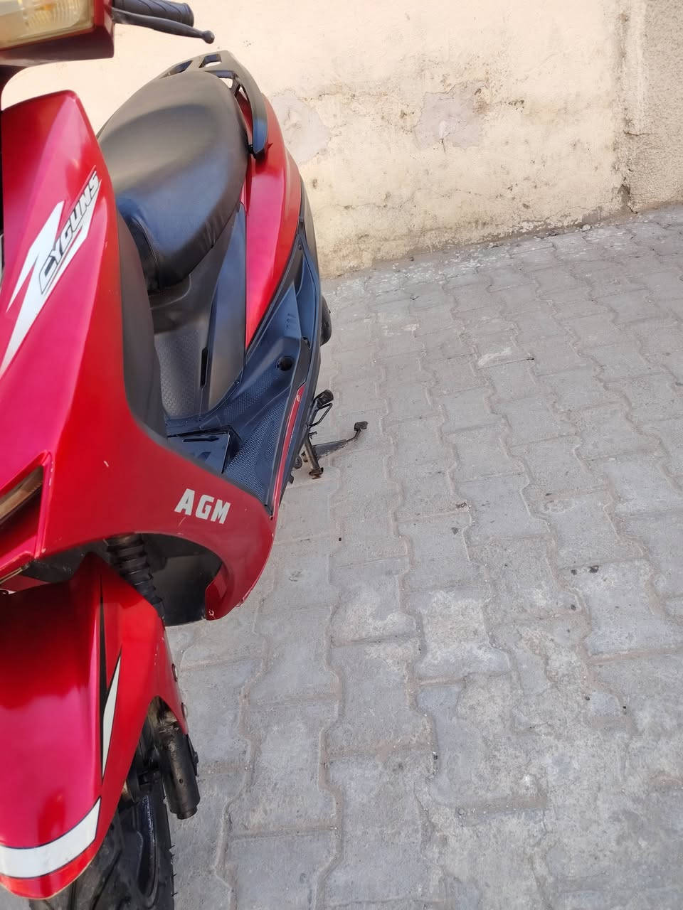 دراجه سكنس ياباني ما مفتوحه *********** أحلى من الصور شغاله سلف لايتات شعله ومعدل سعرهه 350 بيه مجال
