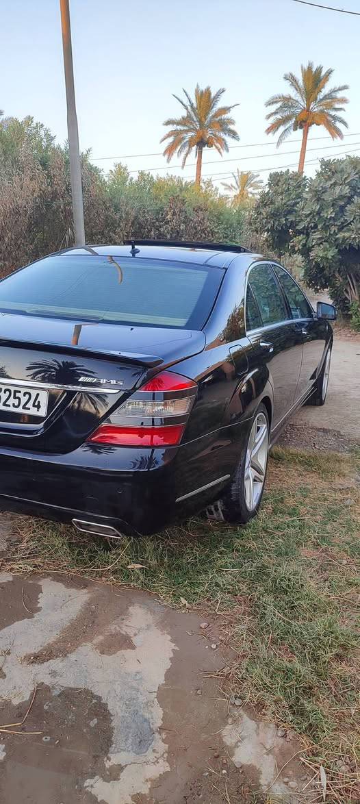 السلام عليكم 
للبيع 
مارسدس s350 موديل 2008 
مواصفات 
محرك 6 سلندر 3500
سقف بنوراما 
جكات تصعد وتنزل 
كشنات جلد وكهرباء مع وضعيات خزن 
ستيرن كهرباء 
مثبت سرعة 
بردات خلفية مع جانبية كهربائية
ابواب شفط 
صندوق كهرباء 
3 وضعيات قيادة مع شفتات ستيرن 
مري شفط مع اشارة بالمري 
شاشة،. كاميرا 
حساس امامي خلفي. 
 رقم سليمانية تحويل او وكالة سنوية 2031 فحص وهزة جديدة 
سيارة بدون حادث فقط مكانات صبغ 
مكاني بابل مشروع المسيب لاستفسار ***********
