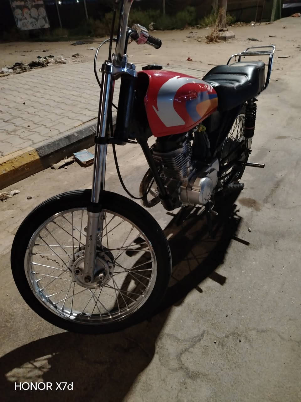 السلام عليكم اربعه كير نامه أصلي مكينه 23 موديل 16 السعر 550وبيها مجال

نص مكتوب في الصور:
- HONOR X7d