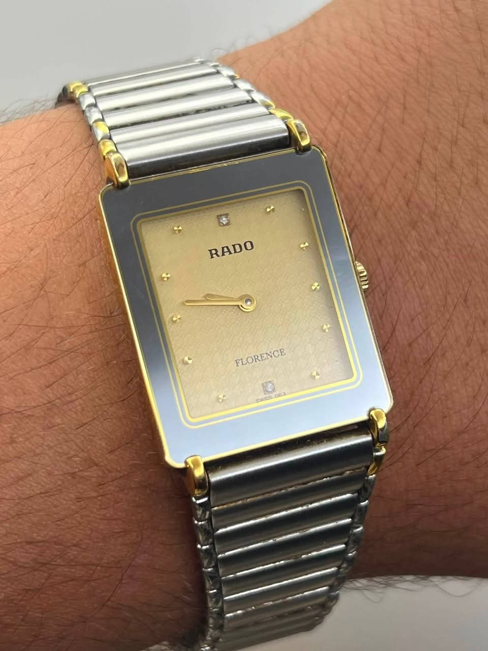 رادو ⚜️🇨🇭RADO FLORENCE

- رادو فلورنس تانك موديل 1980

- مخزنه مع علبتها الاصلية

- بطارية كوارتز نظام عقربين 

- ابعاد 25 عرض 30 طول رجالي رسمي 

- مستعمل نظافة ممتازة 

- ملاحظة اكو اثار بالسير بسبب التخزين

#الحجز خاص فضلاً 📍💌

الاتصال***********
