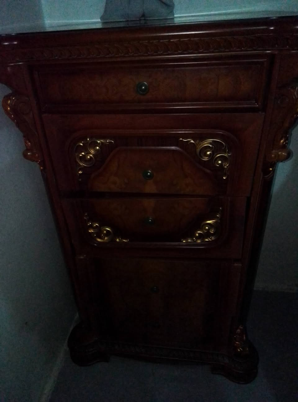 غرفة نوم • للبيع • واتساب