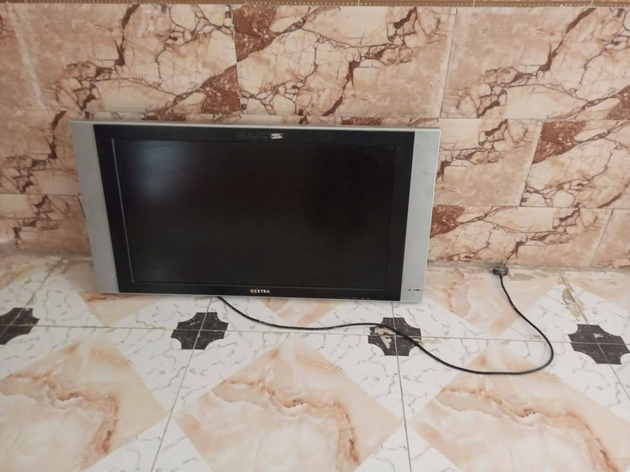 بلازمه للبيع السعر 80 وبيه مجال 
شرط الشغل المكان الناصريه مركز حي الفداء 
***********
