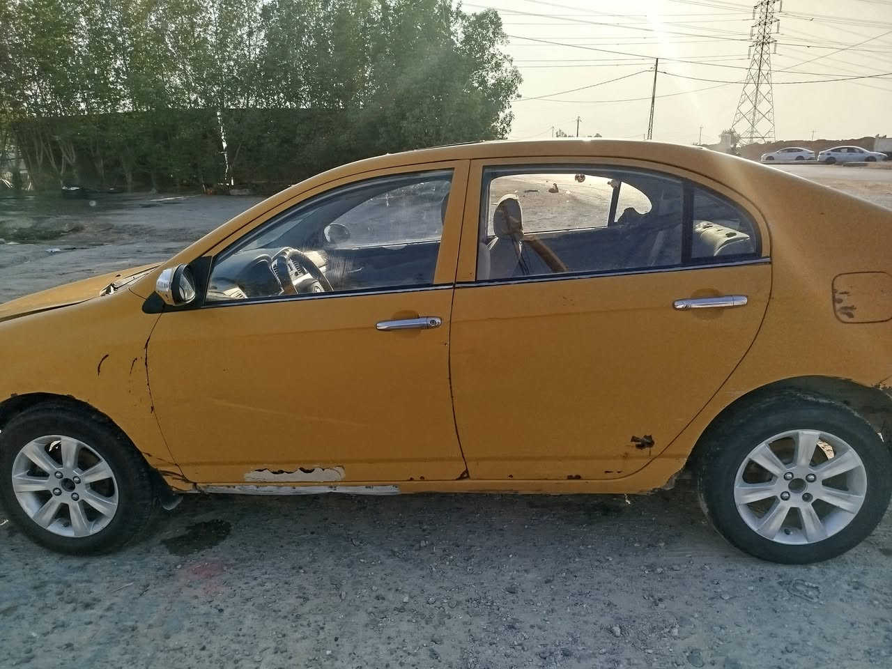 سلام عليكم من رخصت الادمن ليفان للبيع موديل ٢٠١٣
سياره محرك اينقص دهن كير مابي شي حداديه مابيه شي 
راعيها موجود السعر ١٨وبيها مجال المكان نجف ***********
