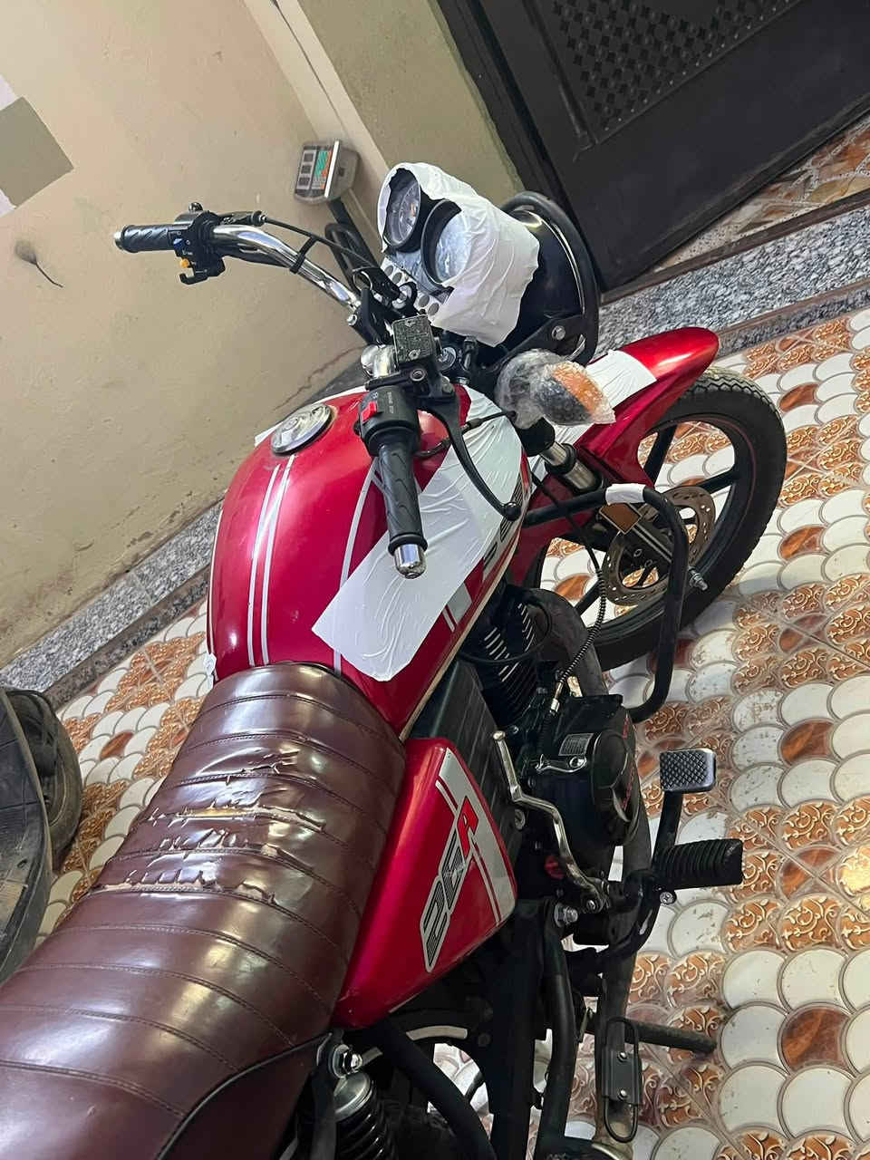 دايوان نفخخ اللبيع موديل 23 دراجه حيل نضيفه ومرتبه 
رزانه فول شلعه كلشي شغال 
مكان تكريت 

***********📍.       مراوس حسب القناعه
