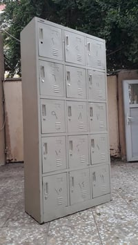 لوكر حديد • بدون مفاتيح • نجف