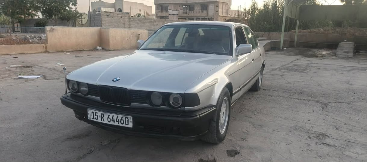 موديل 1992 لون رصاصي صبغة جديده لسه مامبولشة كيرهة بس البك يجي ابيعلك كير كايم رقم انبار سنويه لل2030 رقم دولي صدر امامي خلفي مبدلة عل ايدي ومكينه تشك الكاع السعر 35 وبيهة مجال ***********

