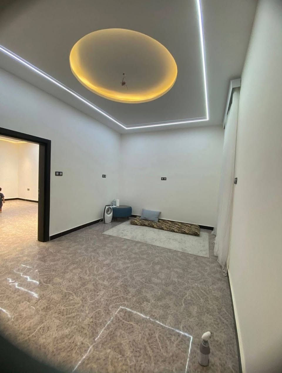 بيت للبيع
المساحه 200متر 10*20
الموقع التنومه نهر حسن قرب مدرسه تراث الاجيال 
بناء درجه اولى بالكامل ديكورات مميزه 
السعر 150 وقابل للتفاوض 
***********
