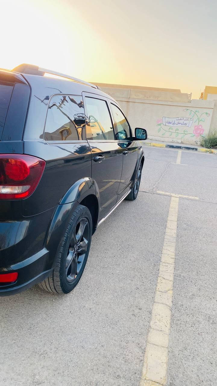 سلام عليكم 
بيع سريع بيع سريع 137
دوج جورني موديل ٢٠ 
كروس رود اعلى مواصفات 
٧ راكب 
تبريد ٣ قطع 
حادثها جاملغ وبنيد شادهن اصليات وصبغتهن
رقمها كربلاء 
اني مستوردها على ايدي من امريكا
العنوان/ واسط قضاء العزيزية 
*********** :الهاتف

