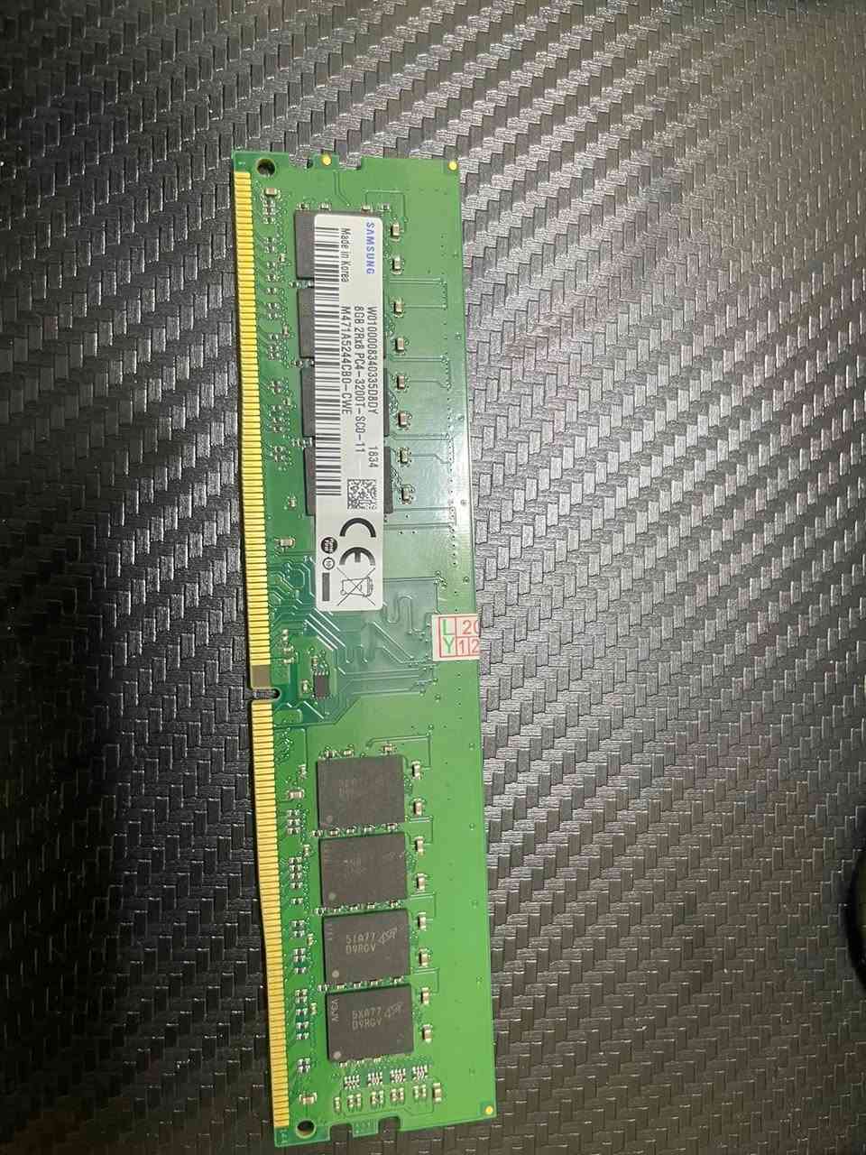 بسم الله الرحمن الرحيم 
رامات ddr4 السرعة 2400  
2x8 16gb
اذا تفيدك قيم بما يرضي الله 
***********
