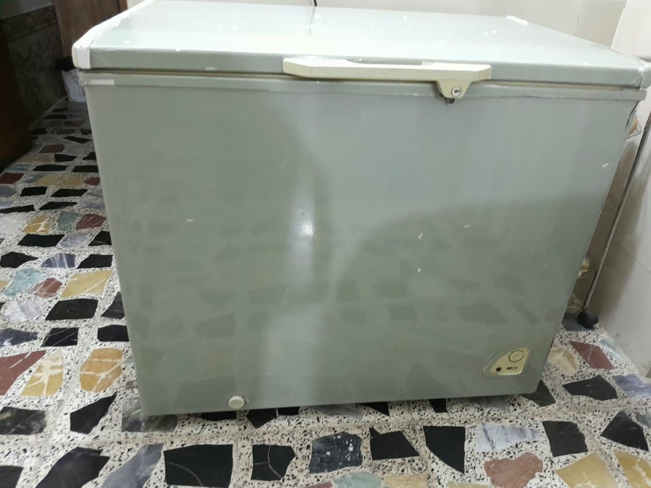مجمده للبيع نوعيه اوكما الدولفين تجميدجيدجدن سبب البيع اريدناخذالحجم الكبيرلون ابيض مغلفينهه لن غراض المطبخ كولهن رصاصي الله شاهدمابيهه اي خلل ***********

