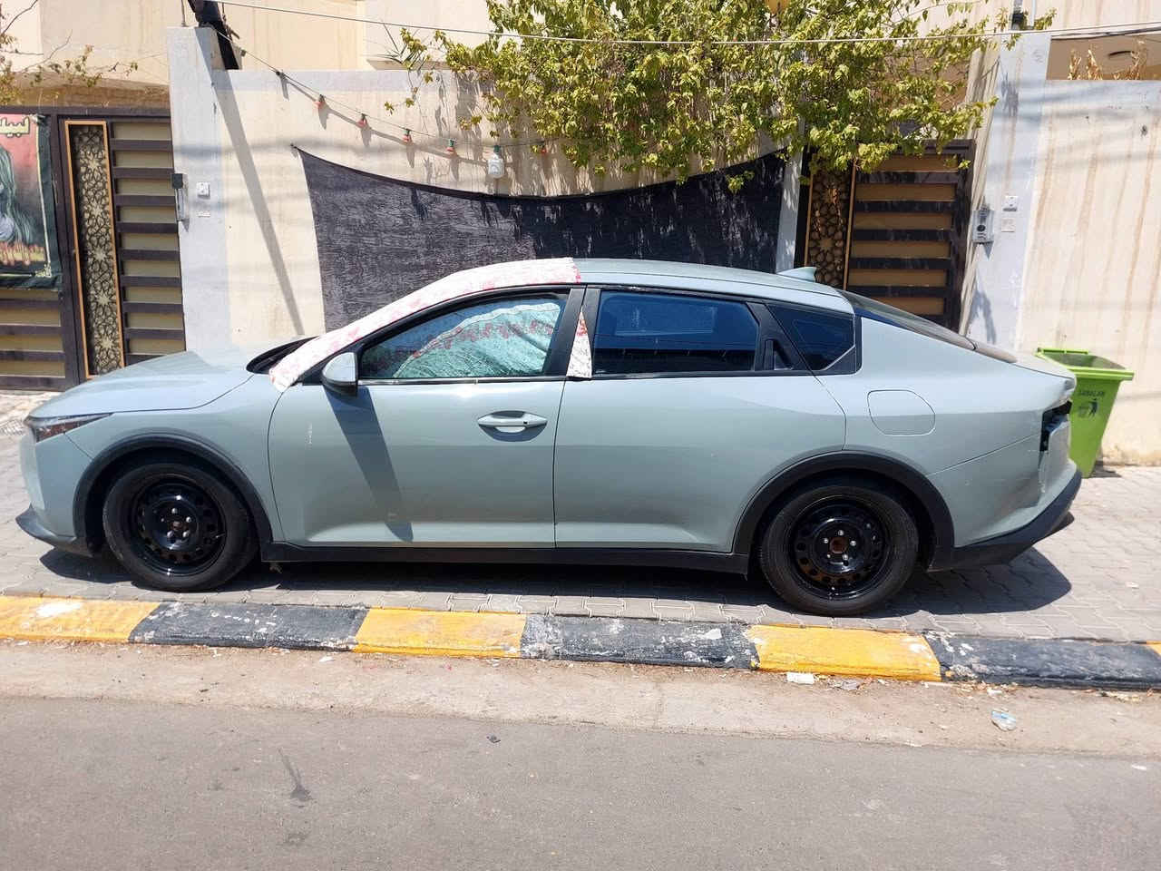 السلام عليكم للبيع كي 4 بغدادحره متجايه هنا بالعراق موديل٢٥ ماشيه ١٨الف مكانها نجف نقصها بك لايت السعر  *********** اتصل على @رقم
