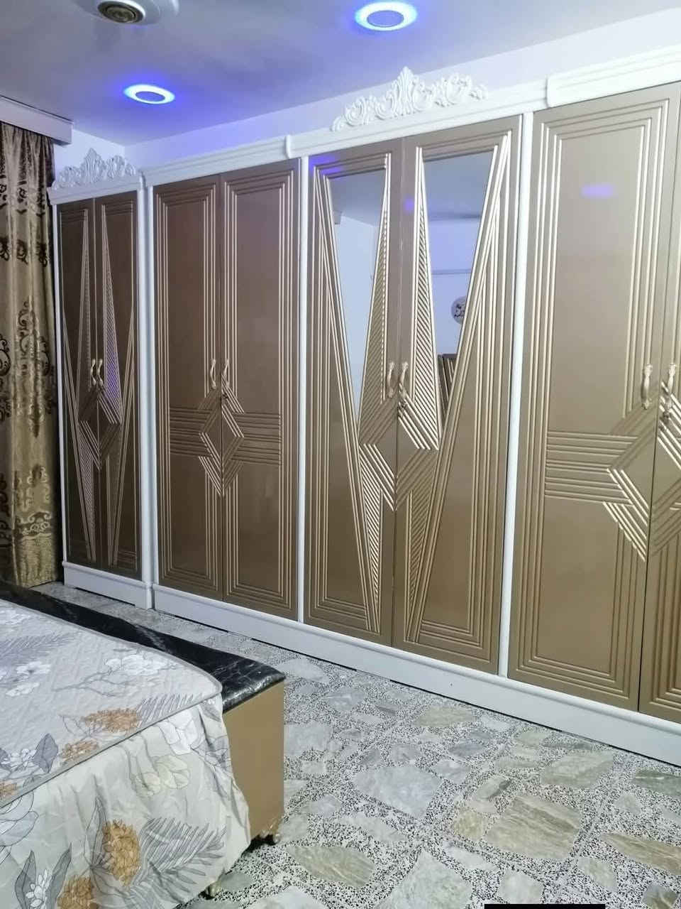 السلام عليكم دار للبيع سند ٢٥مساحه ٤٦٠متر مكانه الدوانم مال الشرطه الخامسه قرب جامع كرطان الكبير السعر ١٦٠اللاستفسار ***********
