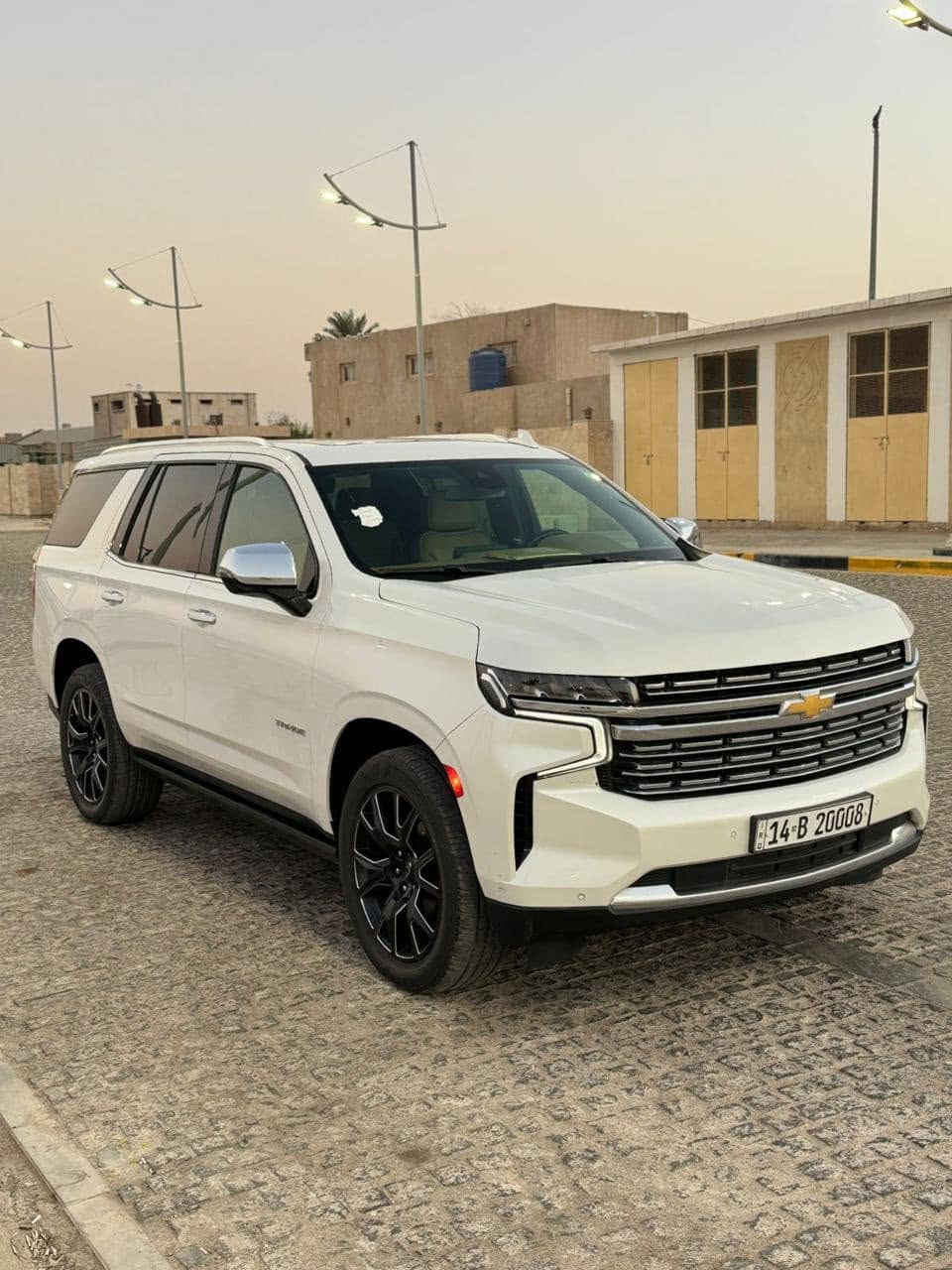 تاهو 2023 بسمي 
بريمير دواخل مشمشي 
فول مواصفات 
ماشي 40 الف ميل
جديده حييييل بدون اي نقص 
تقرير غرق بدون اي ماي داخل بيهه
شغاله
ابيض صدفي وليس عادي
السعر ٤٥٥
البصره القبله 
***********
