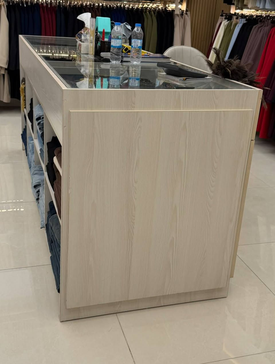 ميز البيع ***********
