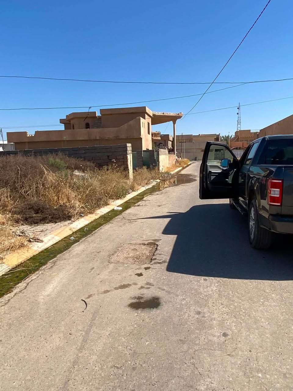 للبيع
قطعة ارض الحي العصري طابو صرف مساحة 340 متر خلف مديرة الشرطة مباشر للاستفسار مراسلة الصفحة او الاتصال على الارقام التالية 
***********
***********
