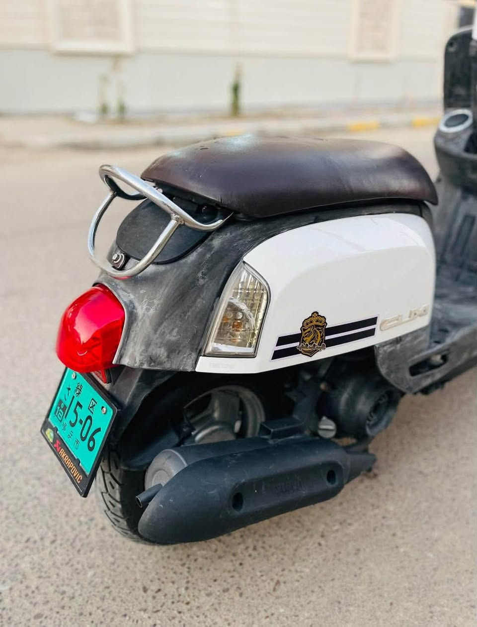 السلام عليكم
ماكس بوليسي
لايت امامي خلفي 
سكن عالي ناصي 
اشاير يمنه يسره دبل 
سلف هندر كهربايات كلها شغاله 
بوشه ٥٠بلاد 
سعرها 800
مكاني ناصريه مركز 
موبايل ‭***********
