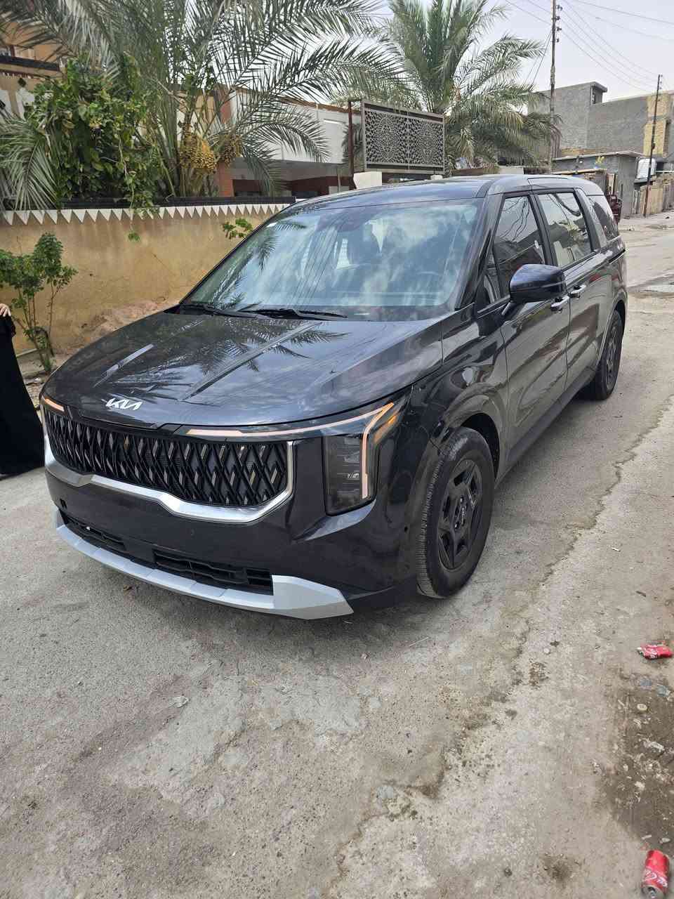 السلام عليكم كيا كرنفال بدون رقم  حره بسمي تحويل مباشر  موديل 26 ماشيه 8 الف بدون صبغ بنيد مبدل نفس لون ودعاميه هم نفس لون حادثه طخه برأس شاصي اليمن باقي كله بلادي محرك 6 سلندر.  وصور الحادثه ناشره سعر 245 وبيهه مجال للطيبين ***********
