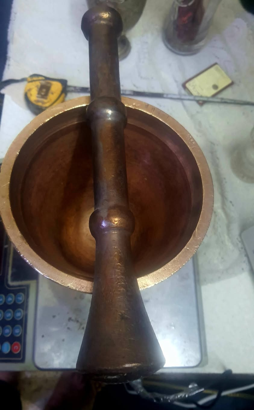 هاون أبو النكر للبيع
📏 الارتفاع: 20 سم
📏 طول اليد: 31 سم
⚖️ الوزن: 8 كغم
🛠️ تراثي ومميز
📞 للتواصل: *********** – أبو علي
