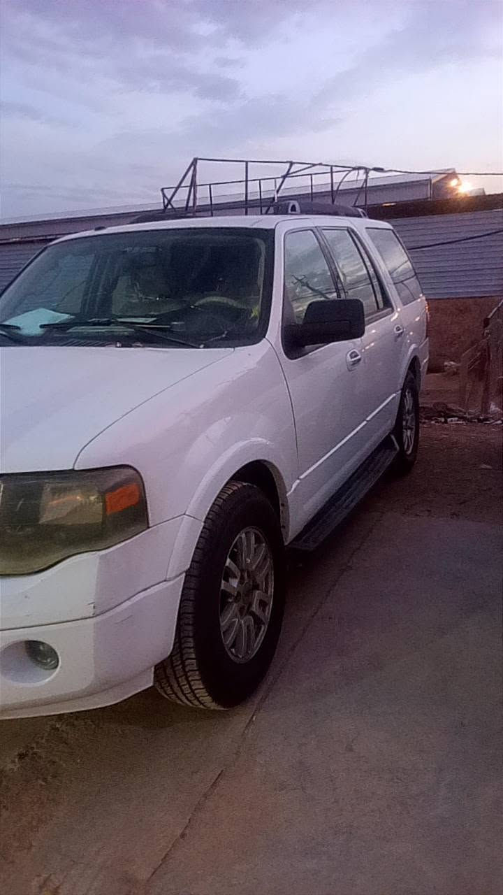 FORD EXPEDITION
للبيع فورد اكس بدشن
بيه جابلغ فقط 
بسمي 
السعر 155 وبيه مجال 
***********
رقم بغداد تحويل ثاني يوم
