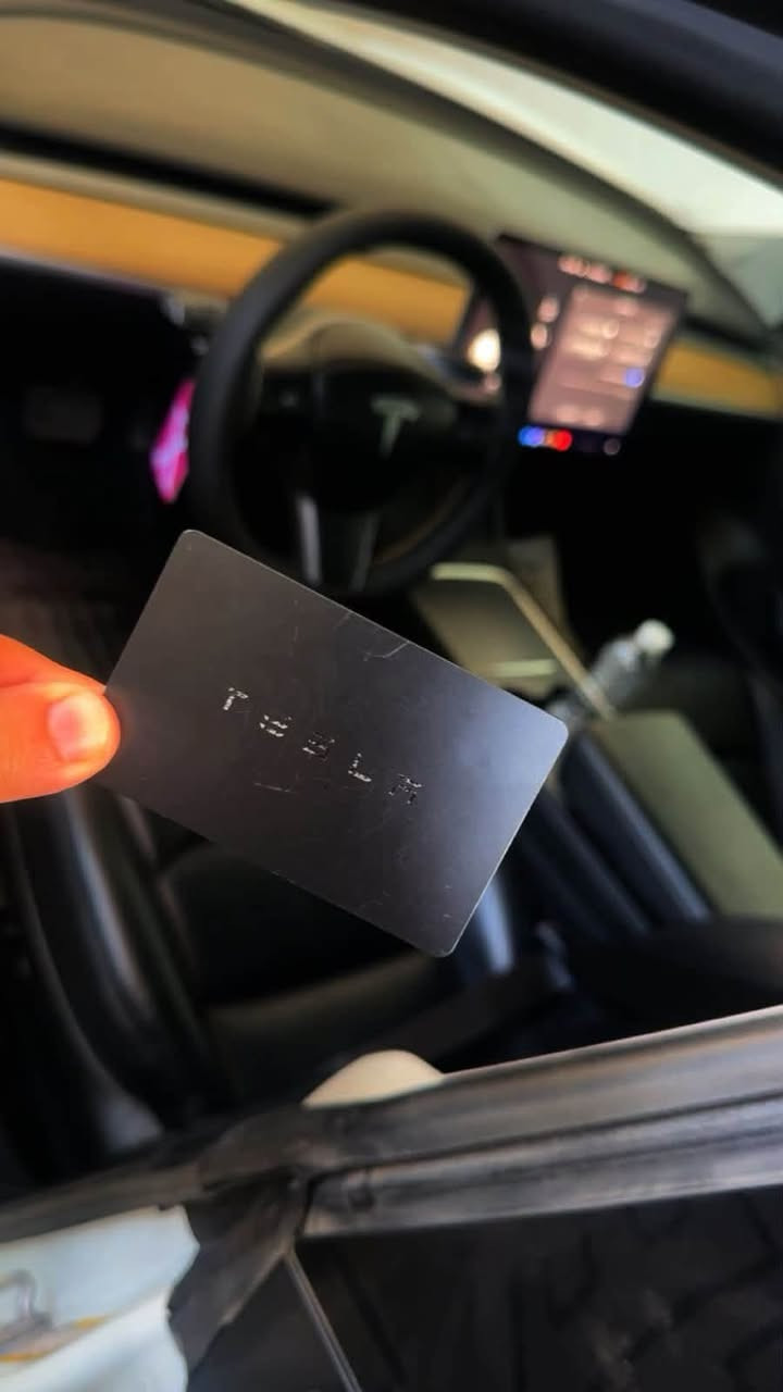 تسلا مودل 3للبيع او مراوس

تسلا موديل 3 تك ماطور  موديل 2023 

اون لاين  ✅محدثه اخر تحديث ماشيه 40الف كيلو

حادثه فقط بنيد 

باقي كفاله عامه

💸السعر 160 ورقه  وبيه مجال بسيط 

بطاريه مكفولة 100‎%‎

📍مكان السياره حي القاهره 

فول اكسسرارات الاضافات 👍🏻

دركة يوك

ارضيات رزلاين

ادبتر شحن

ادبتر سماعات تشغيل تويترات

كبات بلاديه مال تايرات

كفر بلاجكتور

كفر كامرات 

دوسات ابواب كاربون فايبر

واقيات مال تايرات مال طين 

شعارات تسله عله درع اسود 

مكانات تخزين مال فرس والتجوه

مصد مطر تحت البنيد

***********
