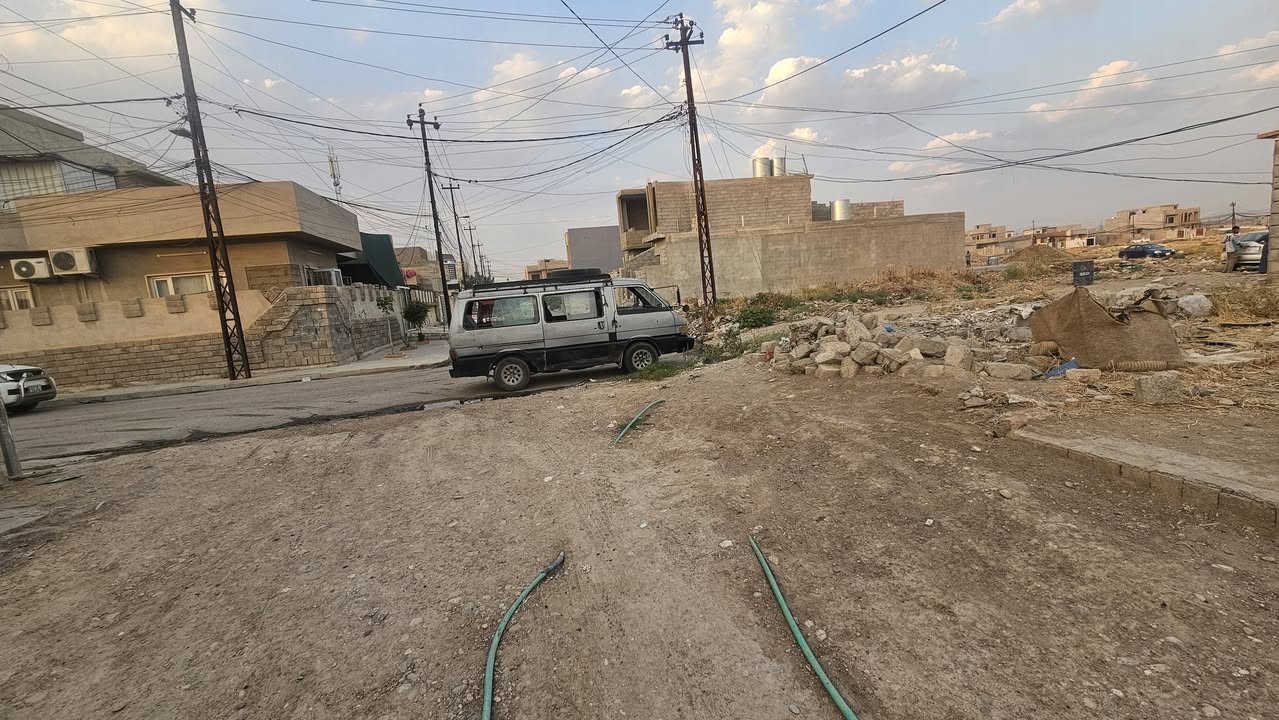 ارض للبيع بحي النهضى المسحه 100ركن شري***********,, ***********
