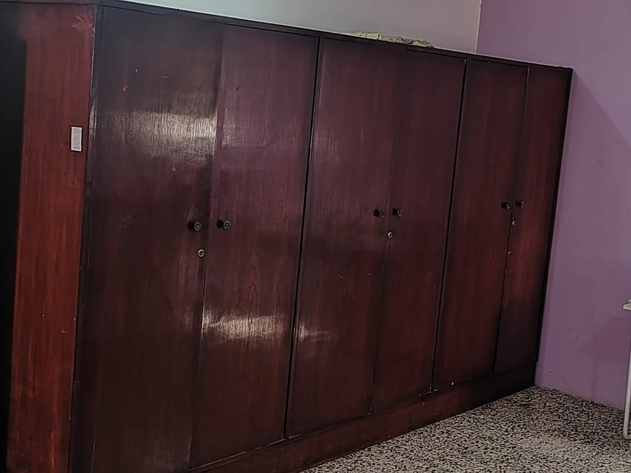 للبيع غرفة نوم مستعملة بحالة جيدة المكان حي الخضراء السعر ٧٥٠ الف وبيها مجال
***********
