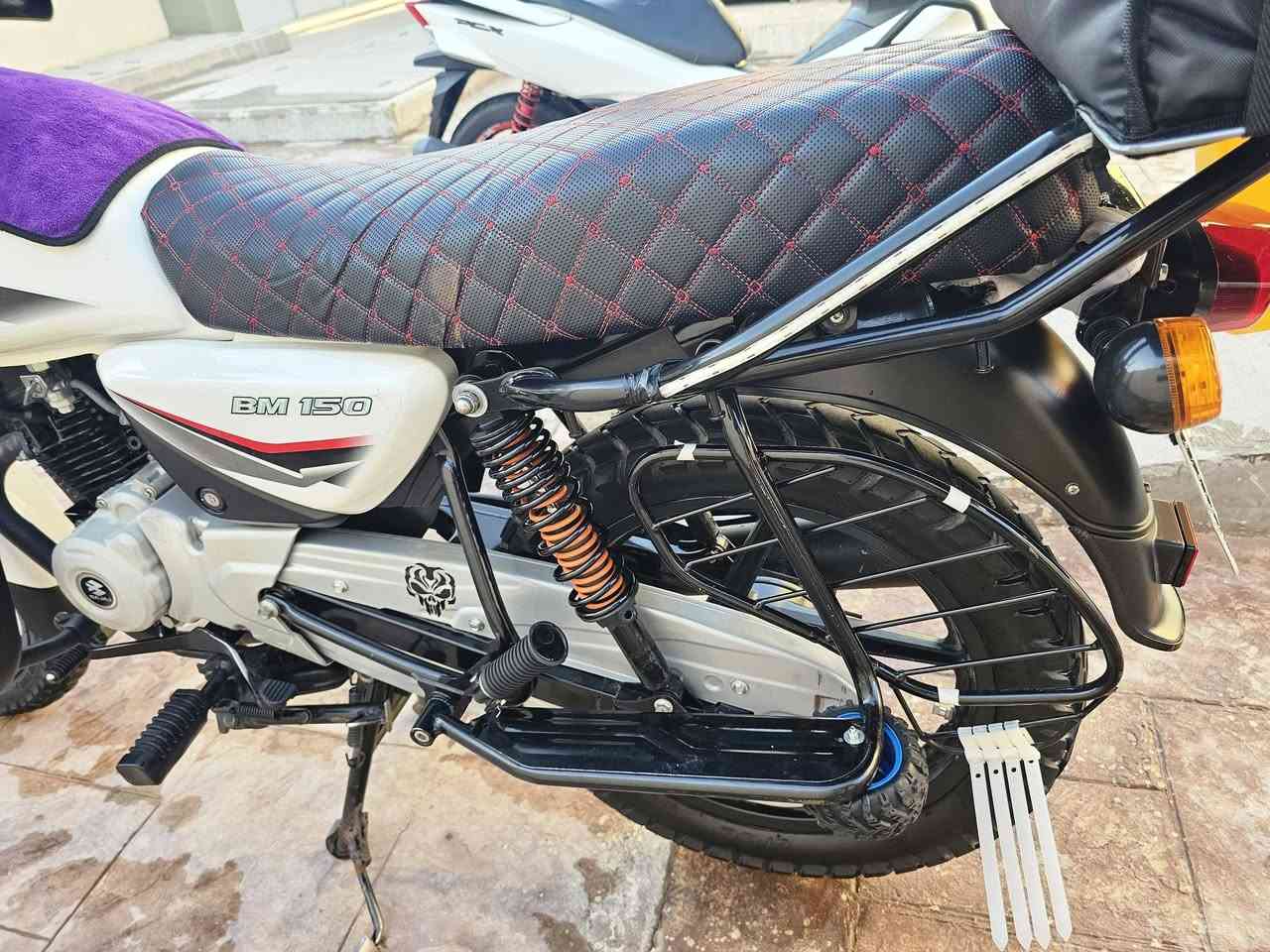 سلام عليكم
بوكسر للبيع
مديل 2023
نازله ب2024
فرغي مامفوتح بيه 
وضع الشركه شاهد الله على كلامي
محرك مكفول 
كشر مكفول
دراجه مجنبزه من كل النواحي 
اشاير 
نشره 
كلبوات 4
العنوان بغداد الشعله 
رقم الهاتف ***********
واتساب ***********
