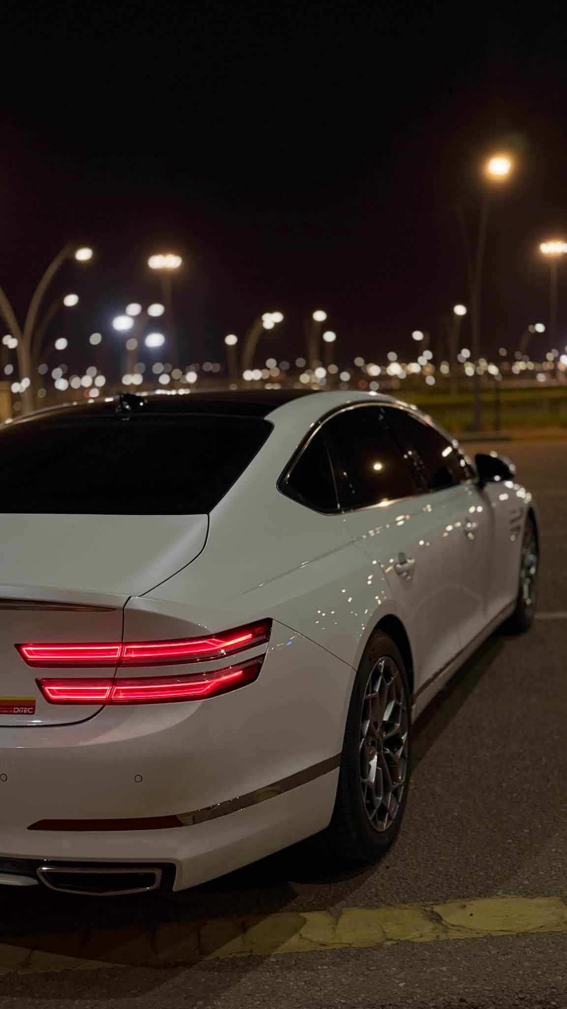 جنسز G80 موديل 2023 محرك 2500T
🚗 Genesis G80 2023 2.5T
• المحرك: 2.5 لتر Turbo 4 سلندر
• القوة: 300 حصان
• العزم: 422 نيوتن.م
• ناقل الحركة: أوتوماتيك 8 سرعات
• الدفع: خلفي (RWD)
• المسافة المقطوعة (المسافة/الماشية): 30,000 كم
• 0–100 كم/س: تقريباً 5.7 ثانية
• السرعة القصوى: 250 كم/س تقريباً
• شاشات وأنظمة ترفيه متطورة ، أنظمة أمان ومساعدة للسائق ، رادارات 360 درجة
• مقاعد جلدية وتجهيزات فخمة (داخلية بيج مميزة)
• السيارة مغلفة بالكامل بنظام حماية (PPF) مع ضمان 10 سنوات
السيارة كلين تقرير بدون حادث ، بيها ضربة بسيطة جداً بالجاملغ راجعة (PDR) ومكحلة كارت فقط
السعر 310 (3 شدات و10 أوراق) وبيها مجال
العنوان البصرة - القبلة - حي المهندسين
للتواصل خاص أو
***********
