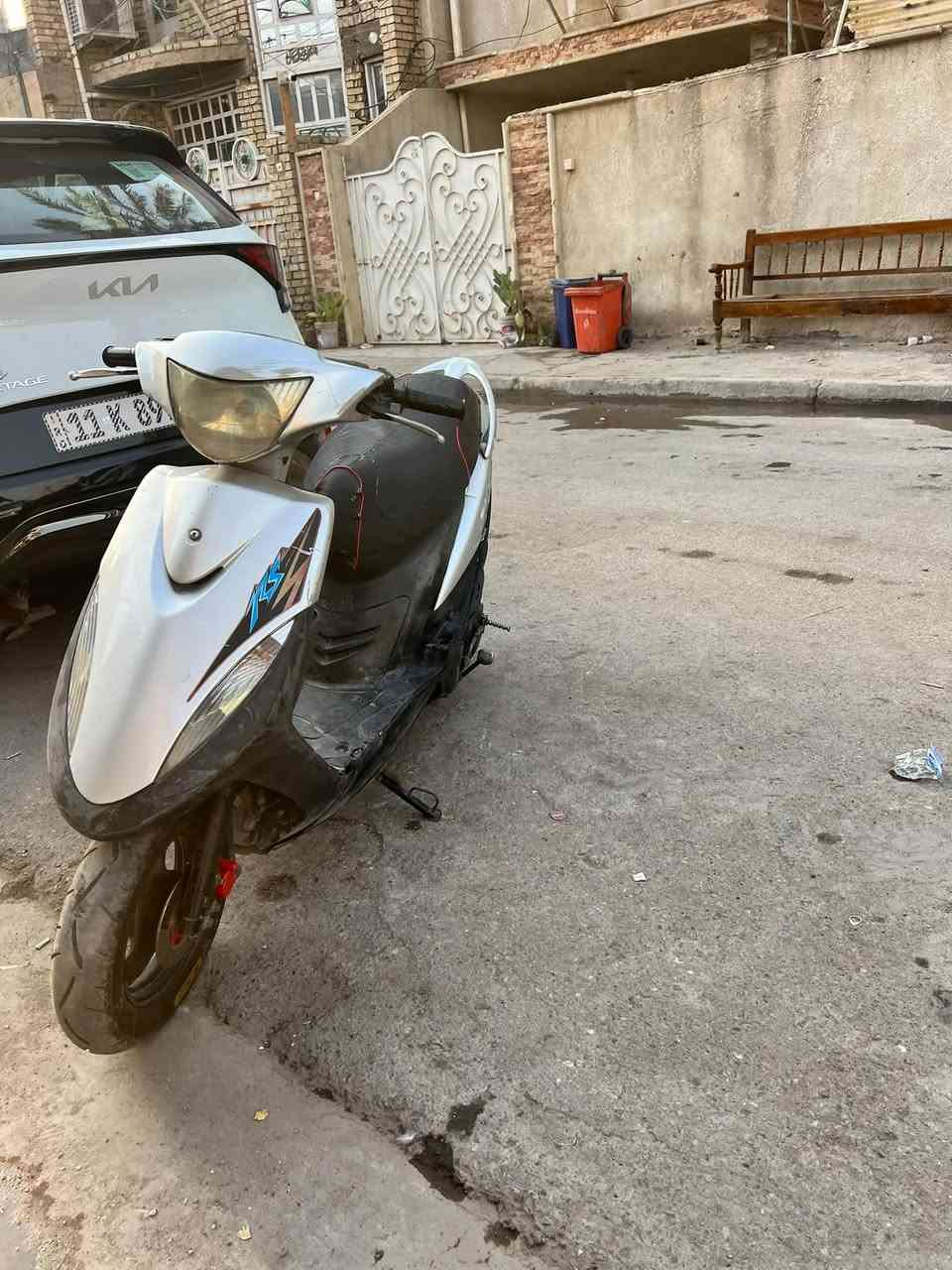 سلام عليكم دراجه ماكس عدله 120 نضيفه كله شغاله ما ناقصه اي شي كهربايات كله شغاله سلف هندري كفراته بلادي ختم واحد مكاني شعله حي جوادين سعر425 بيه مجال ***********واتساب فقططط

