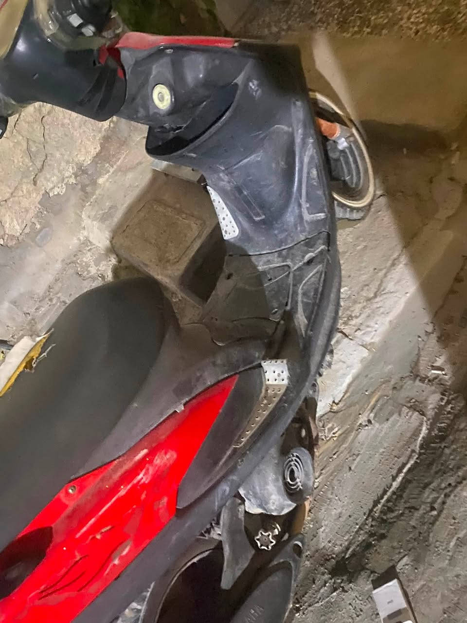 ماكس عدله محوره مكينه بوليس. تشتغل هندر الباتري كاعد بس. السعر 400 وبيها مجال اوراق كامله تحويل ثاني يوم بسيط.الرقم ***********
