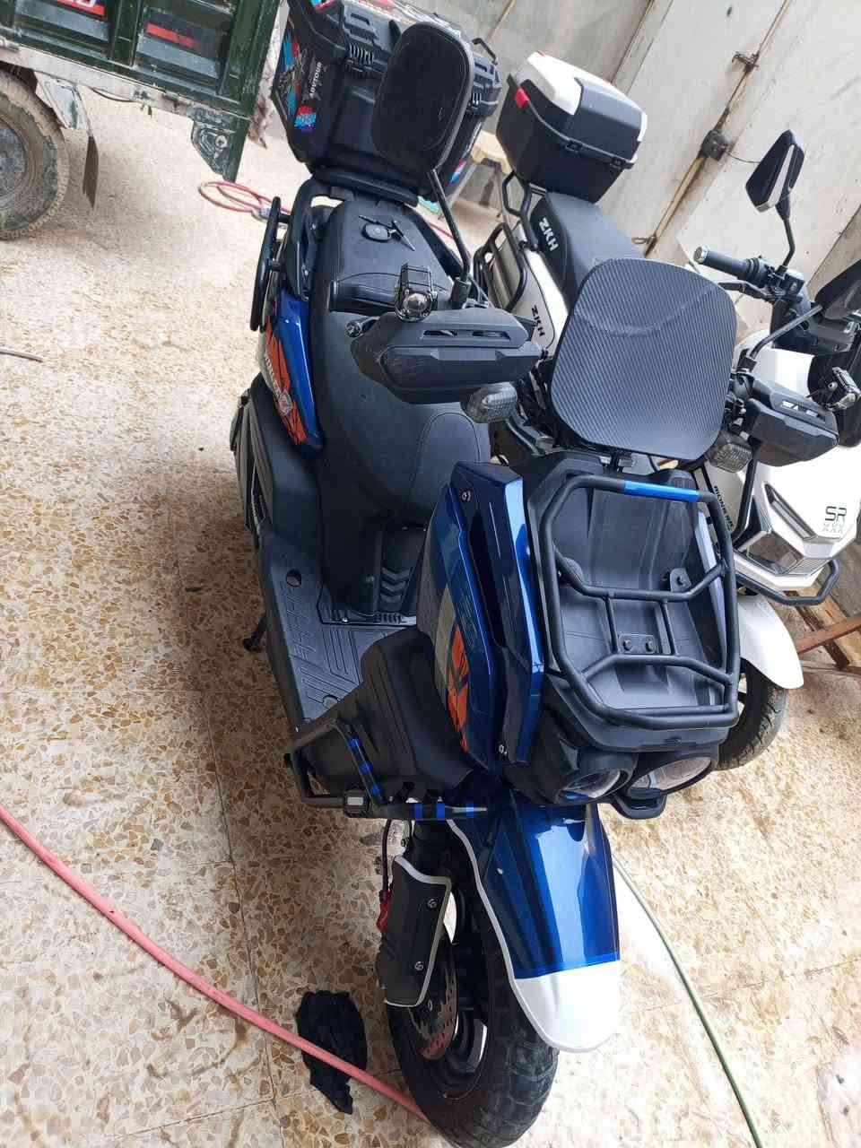 سلام عليكم ورحمه الله وبركاته للبيع اباتشي  نضيف وعل فحص وين ميعجبك بلوتوث رجوع للخلف 6بطاريات مصطره البطاريه الوحده 38انمبير كامل من كلشي حته الصندوك ويا المكان بغداد ابو غريب خرنابات هذ رقمي للتواصل ***********
