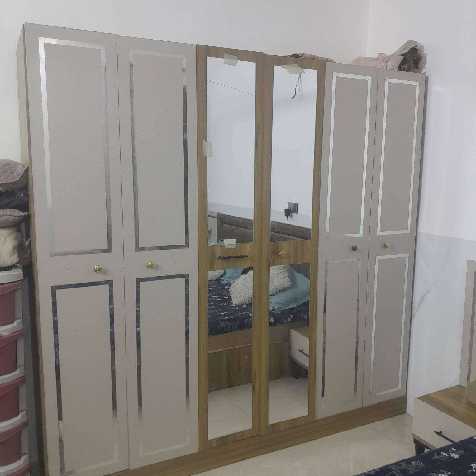 غراض للبيع قنفات 3قطع سعر 100ميز بلازمه سعر 75 غرفه نوم ودوشك 350 مكاني بغداد  ***********
