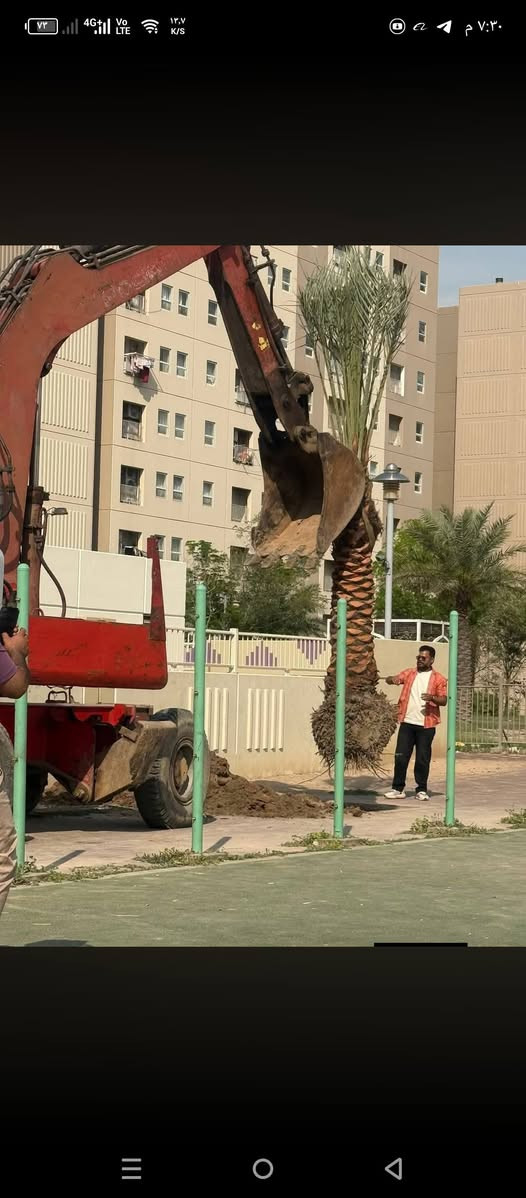 حفاره بوكلاين موديل 82محور كهربائي مكينه نضيفه 
محرك ومضخه و كونترول وكشر رقم انكليزي جديد بغداد باسمي للاستفسار ***********
