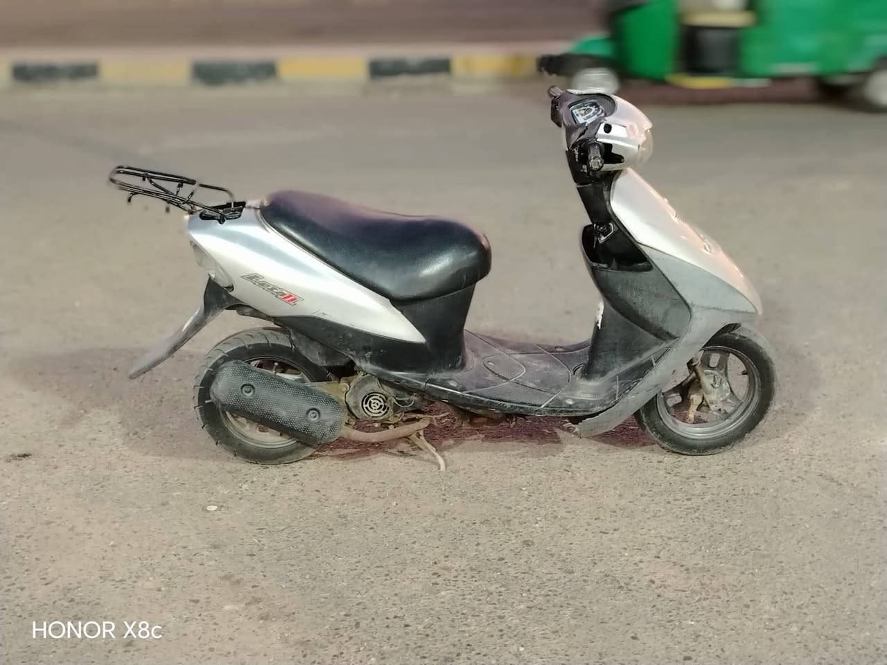 السلام عليكم دراجه ساسوكي جنطه للبيع الدراجه أوراق اصولي بسمي تحويل شوكت مايعجبك مكينه مفتوحه مره وحده بوشه وبستم فقط الدراجه الدراجه شغاله نكره هندر السلف عوزه باتري الدراجه شغاله لايت بك لايت اشاير شلعه ومعدل تخبل السعر 200 وبيها مجال للشراي مكاني ميسان حي الجامعه الهاتف *********** الشراي يتصل ويدلل
