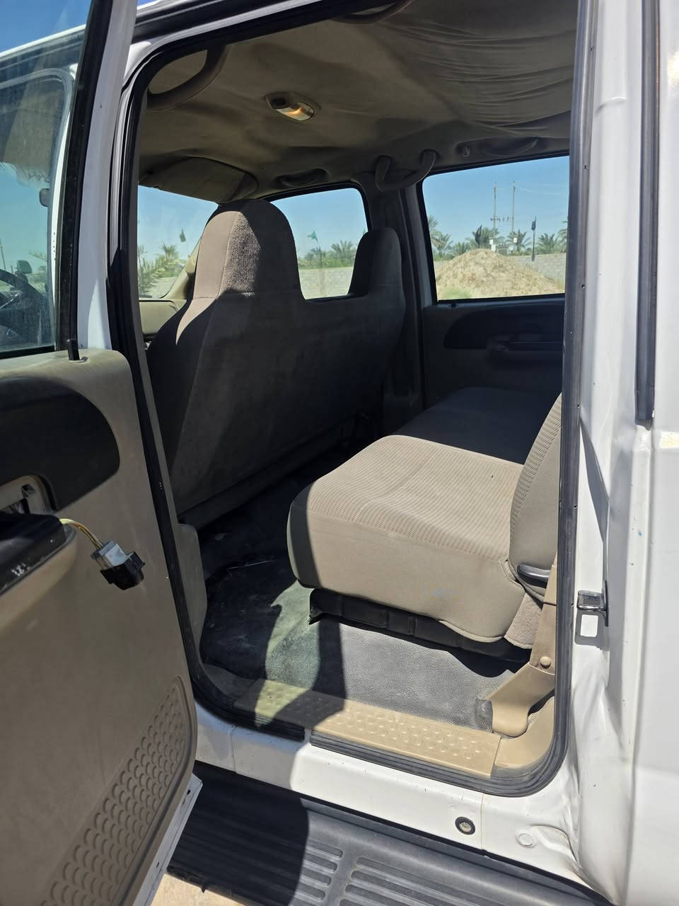 السلام عليكم
فورد f 250 موديل 2004
اتصال ***********
