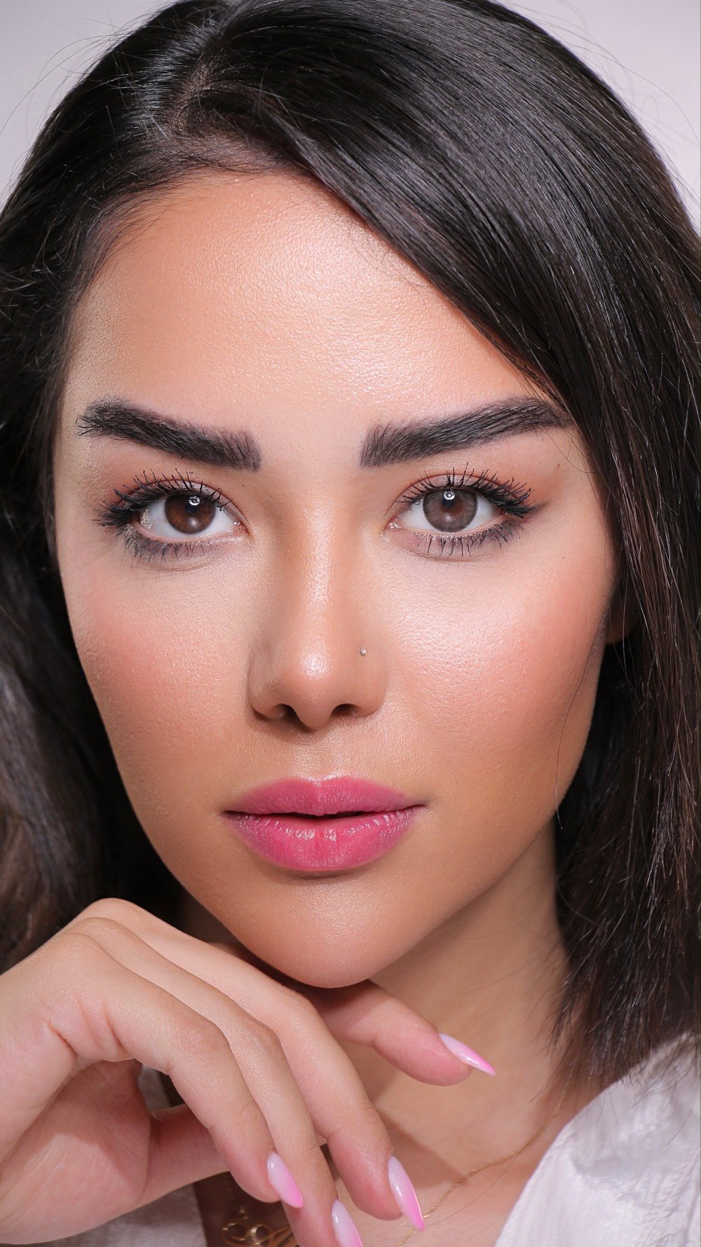 عدسات لاصقة طبيه وتجميليه ماركه عالميه سنويه الس
