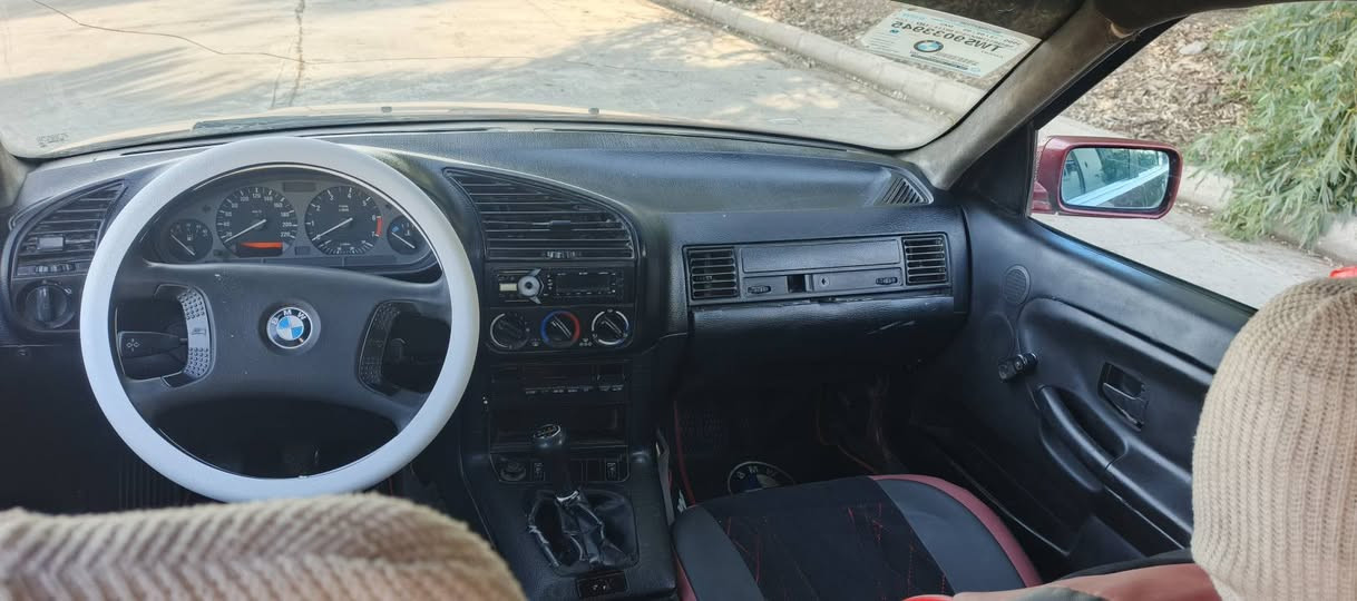 بي ام بزون لاصبغ ولا طخه دواخلها حيل نضيفه مكينه 4 سلندر مكينه وكير مابيهم شي طخم نضيف وايرمنيه شغاله لايت زينول كابون بانزين موجود شرعي موجود شرط تحويل مراوس حسب القناعه واذه بي ام 500 وانطي فرق حسب الاتفاق ‏‪***********‬‏ واتساب
