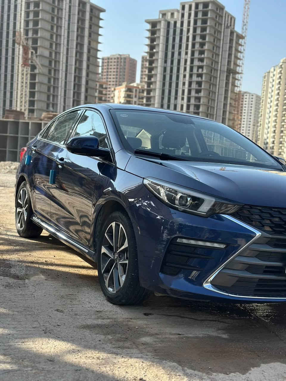 شيري اريزو 6 اعلى فئة موديل 2023 ماشية 21 الف  كيلو فقط مرقم بغداد الدولي الجديد بأسمي ، تحويل مباشر  وسنوية جديد بيها ضمان السيارة من الشركة 6 سنوات او 200الف كيلو مواصفات 1/1 
(المواصفات)  
خليجي 
 الموديل 2023
 سعة المحرك 1,5L تيربو
 مرتبط بناقل حركة أوتوماتيكي 
 عدد AIR BAG  9 
 سلايد رووف 
 حساسات خلفية
 لايت زينون + LED
 كشافات 
 بك لايت LED
 حجم الاطار 205/50R17 
 ويل كب 17 
 4 دسك
 اريل نفكيتر 
 مفتاح التشغيل بصمة 
ابواب بصمة
ترحيب 
 شاشة 
 كاميرا دوارة
 4 كاميرات 360 
 الانارة الداخلية LED
 المقاعد جلد لون اسود  
 حركة مقعد السائق كهرباء
 تتسع المقصورة ل 5 ركاب
 مثبت السرعة Cruise
 المودات والأوامر الصوتية
 أوضاع القيادة 2
جرس انذار  وتنبيه بـ 120 كيلو متر
 فحص أنظمة السيارة 
 حساسات ضغط اطارات 
 مقود جلد حياكة 
 تبريد لمس 
 قطعتين تبريد
 هاند بريك بصمة كهرباء
‏  ABS 
‏ Auto Hold  أوتو هولد
 نظام مانع الانزلاق
 اشارة في المرايا الجانبية
 مخرج منفذ الطاقة 
‏ Bluetooth
‏USB 
 النقطة العمياء  
 تطعيم الدواخل بيجي واسود 
قفل مركزي 
تشغيل عن بعد 
سستم سماعات مكون عدد 6
ابل كار بلي 
شاشه حجم 8 انج 
تجوه خلفيه وحامل أكواب 
وعده كامله من اسبير وجك ومثلث 
وكتلوك ودفتر ضمان موجود  
(سعر سياره.117   ••••) للاستفسار الاتصال ***********
