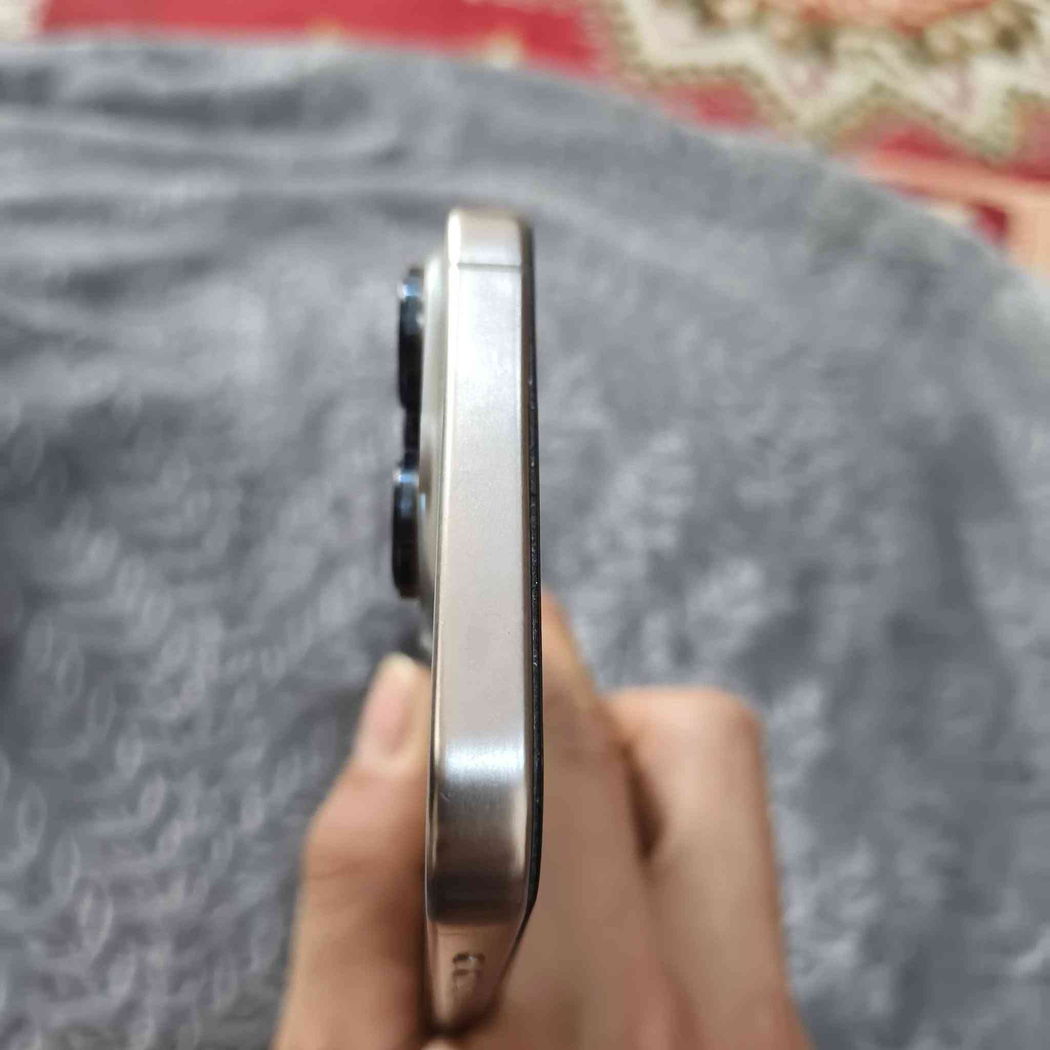 السلام عليكم
ايفون 15برو ماكس 
ذاكره 256
بطاريه 84
جهاز نضيف حيلل نضافه 95
سعر 1100مليون وميه
مكاني بغداد 
***********
