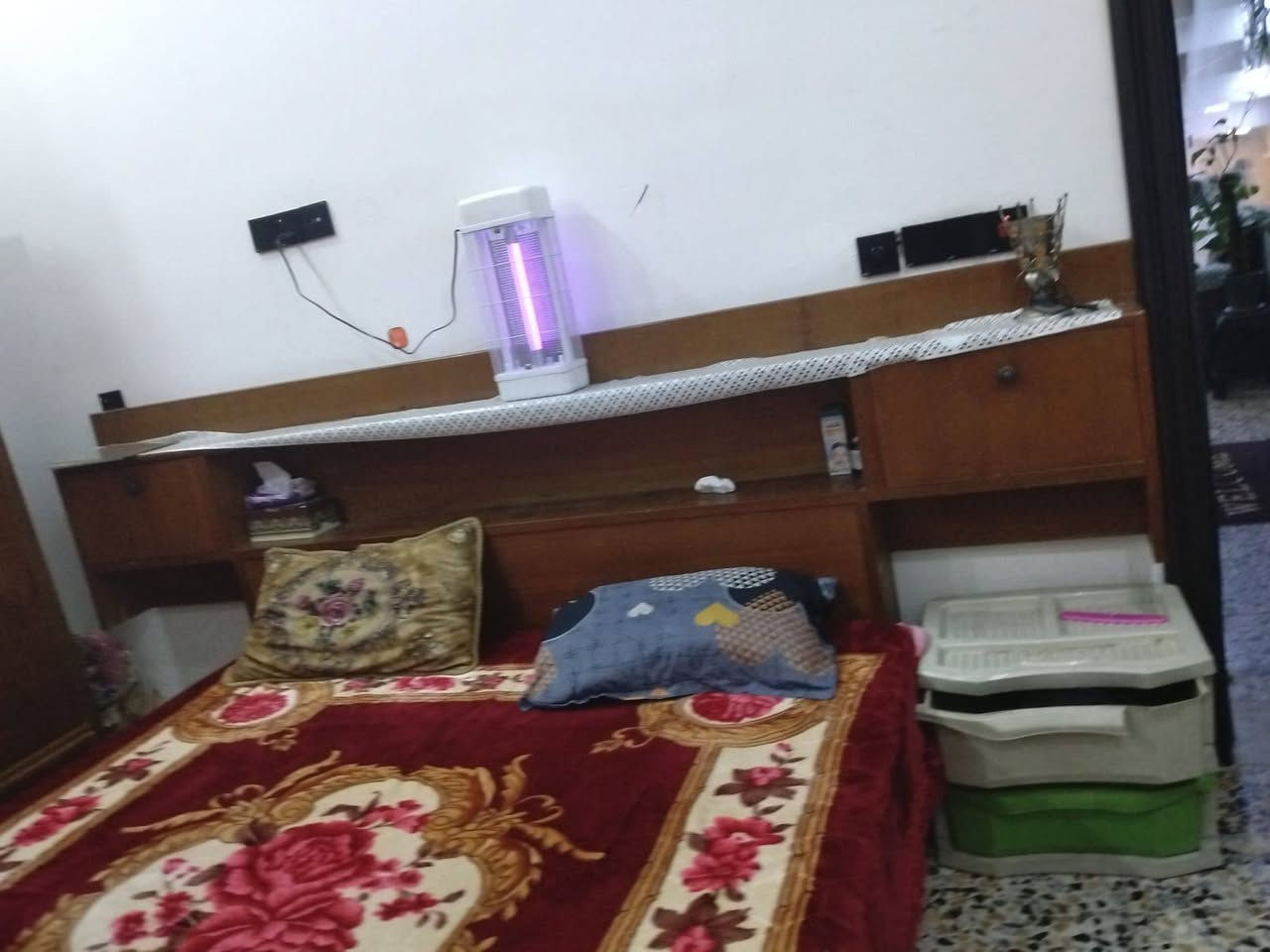 غرفه البيع بغداد جميله سعر ٣٥٠وبيها مجال بسيط  ***********
