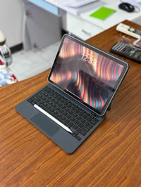 ايباد اير M1 • ٦٤ • قلم ابل اصلي
